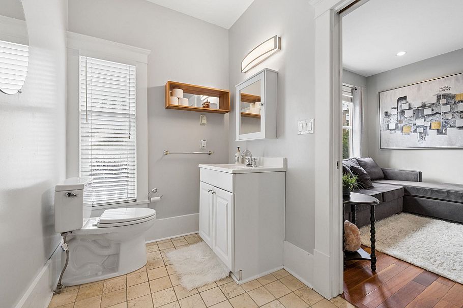 971 Nicola Street Vancouver, BC - 16