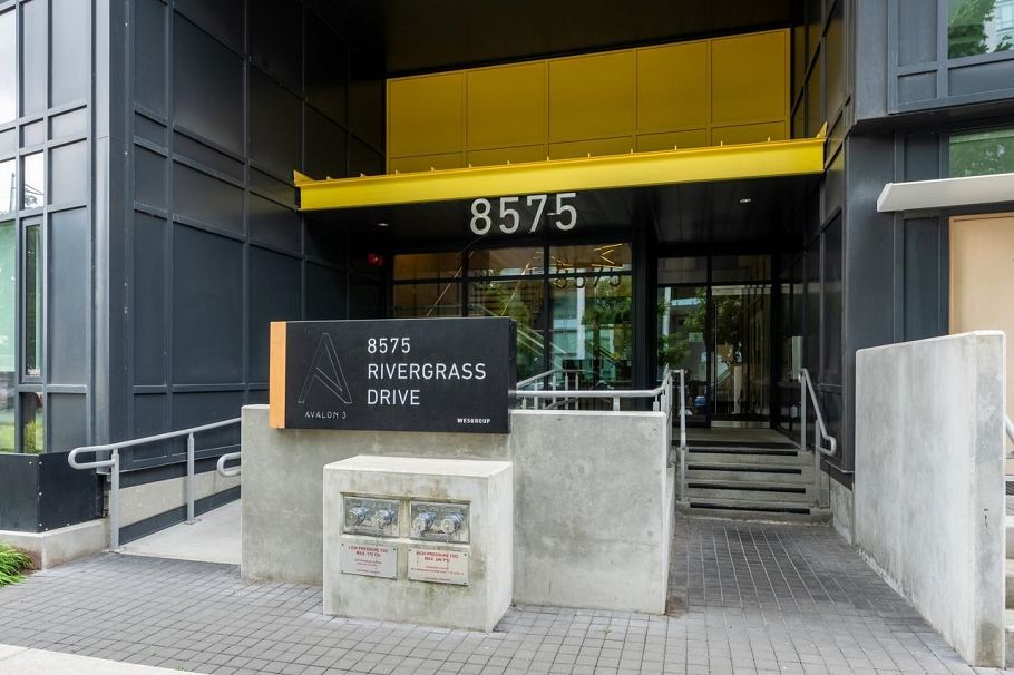 555 8575 Rivergrass Drive Vancouver, BC - 2