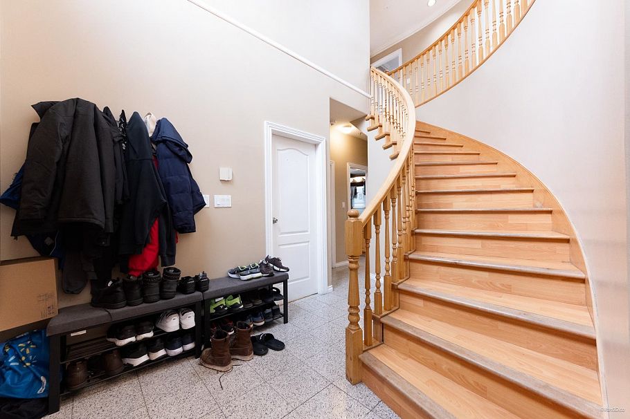 3207 Vimy Crescent Vancouver, BC - 3
