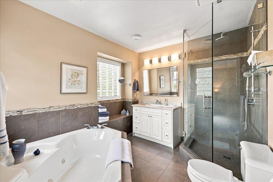 3493 Oxford Street Vancouver, BC - 25