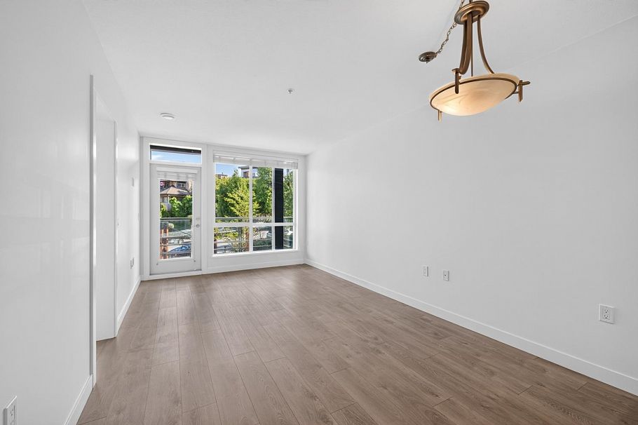 210 108 E 8th Street North Vancouver, BC - 7