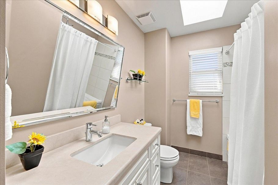 3493 Oxford Street Vancouver, BC - 33