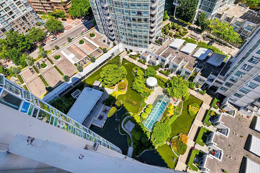 2303 1199 Marinaside Crescent Vancouver, BC - 25