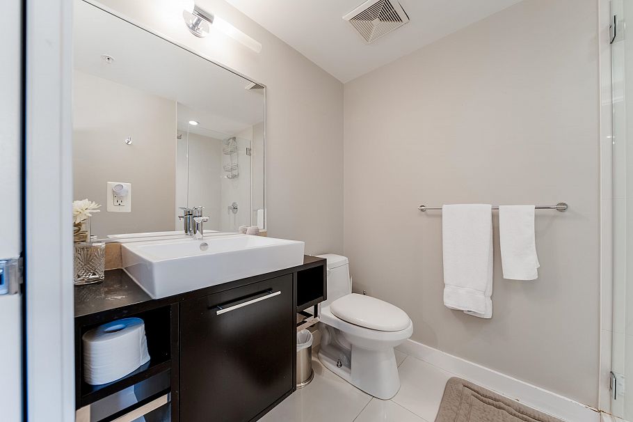 301 689 Abbott Street Vancouver, BC - 17