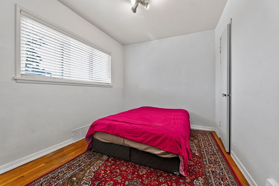 341 W 24th Street North Vancouver, BC - 14