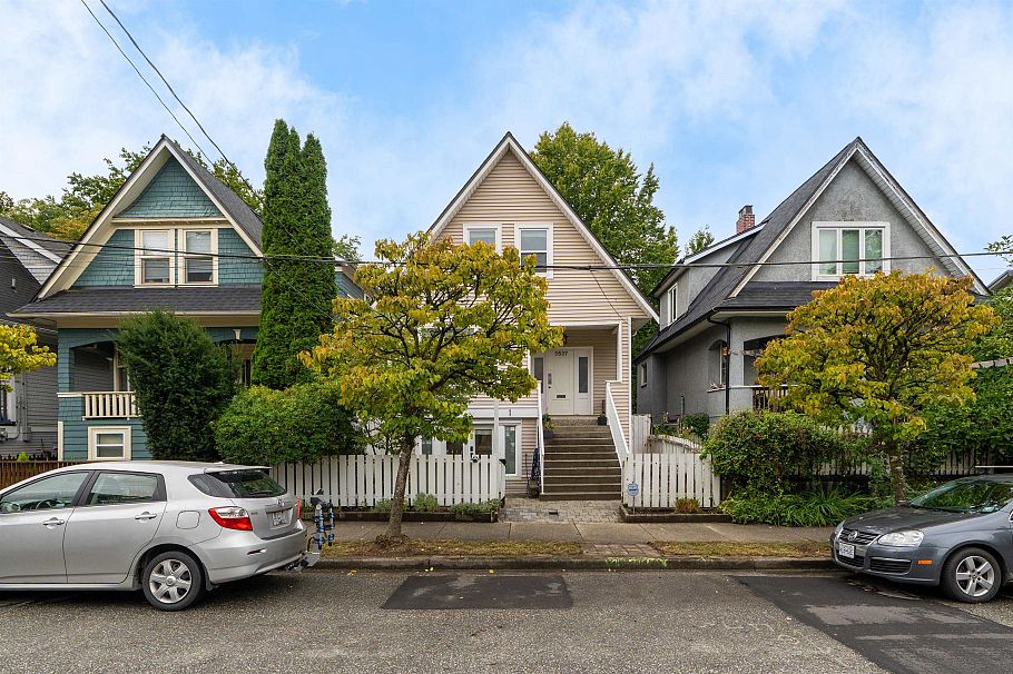 2537 Woodland Drive Vancouver, BC - 2