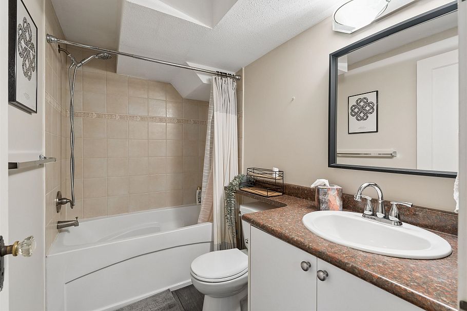 1250 E 11th Avenue Vancouver, BC - 29
