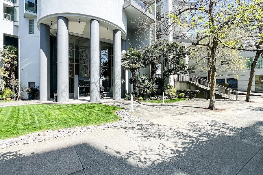 701 120 W 2nd Street North Vancouver, BC - 32