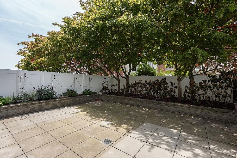 656 1483 E King Edward Avenue Vancouver, BC - 22