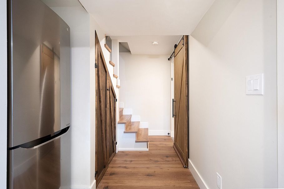 3067 Plymouth Drive North Vancouver, BC - 28