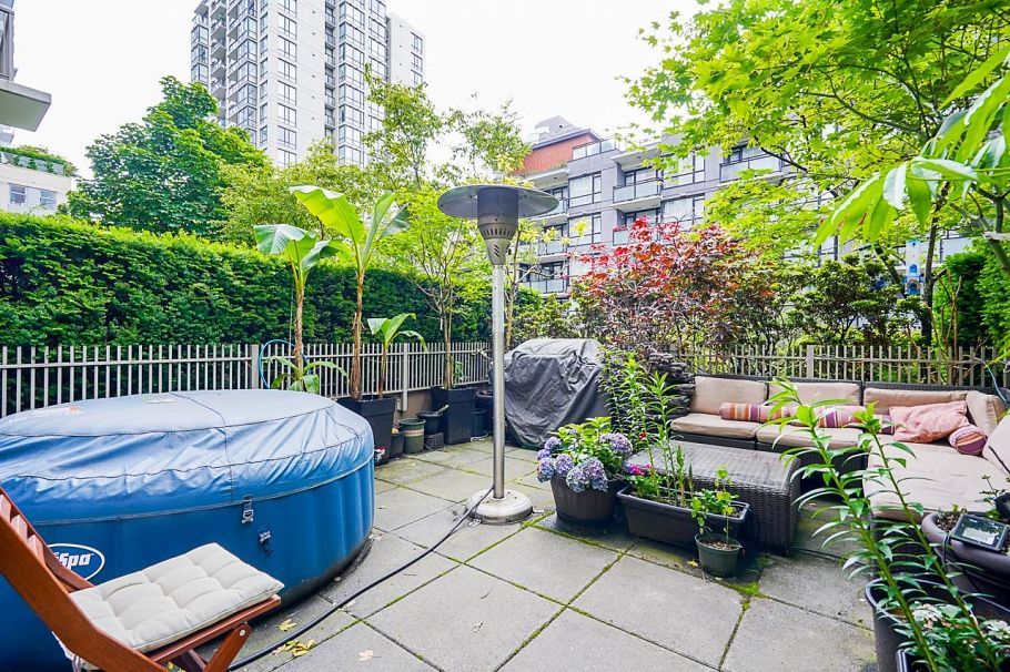 210 1055 Richards Street Vancouver, BC - 22