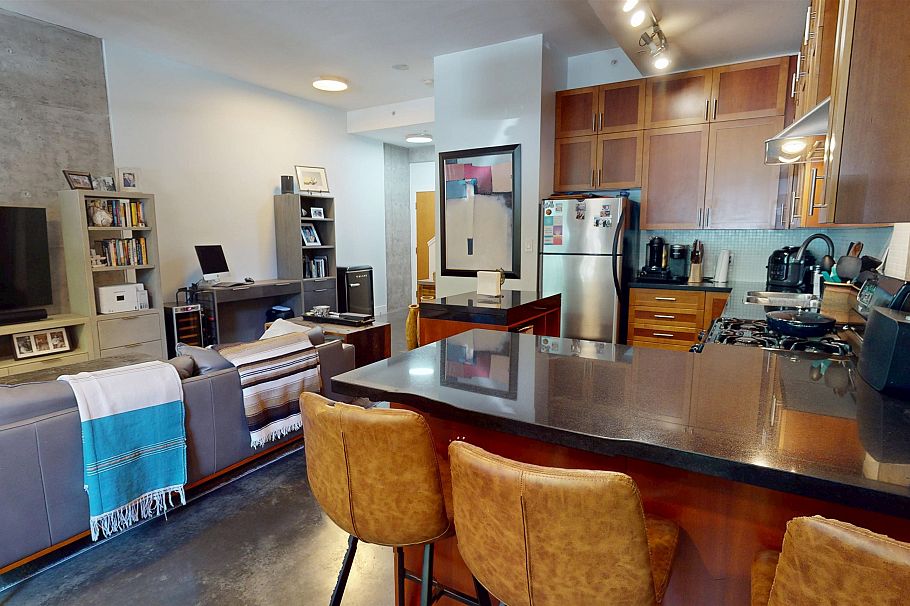 357 E 11th Avenue Vancouver, BC - 7
