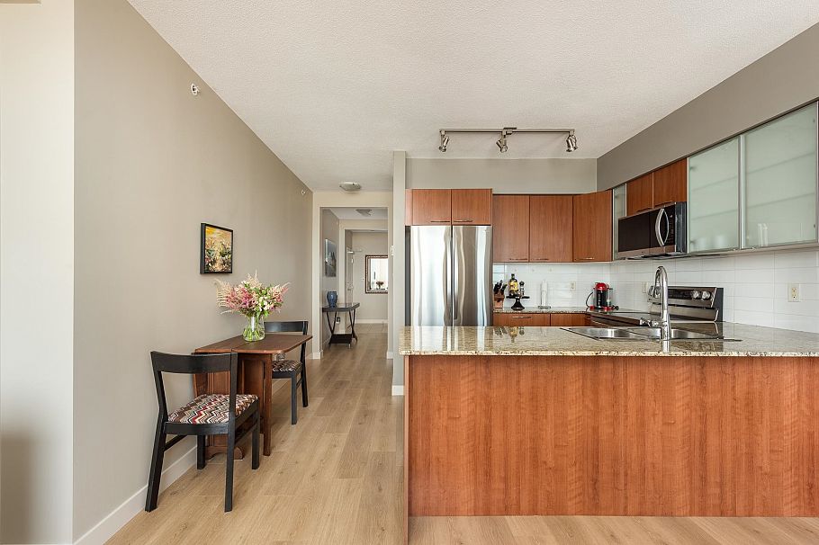 656 1483 E King Edward Avenue Vancouver, BC - 7