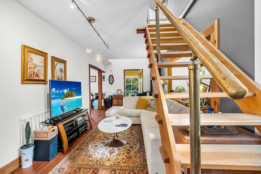 319 E 27th Street North Vancouver, BC - 19