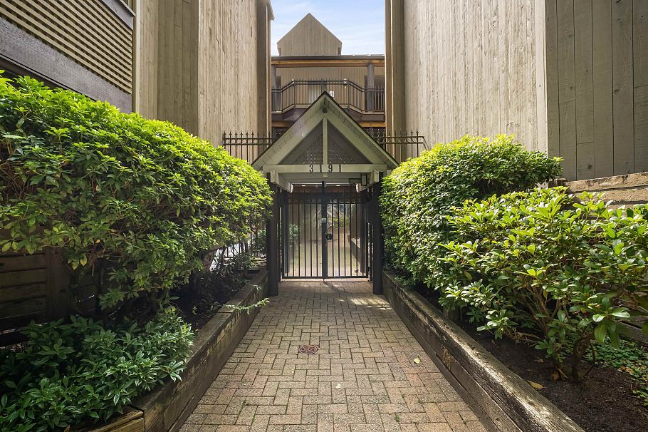 105 3191 Mountain Highway North Vancouver, BC - 28