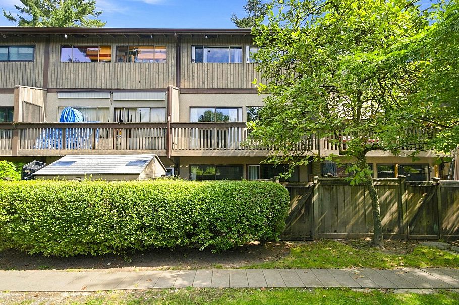 1071 Lillooet Road North Vancouver, BC - 1
