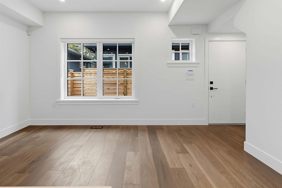 2 552 Kaslo Street Vancouver, BC - 2