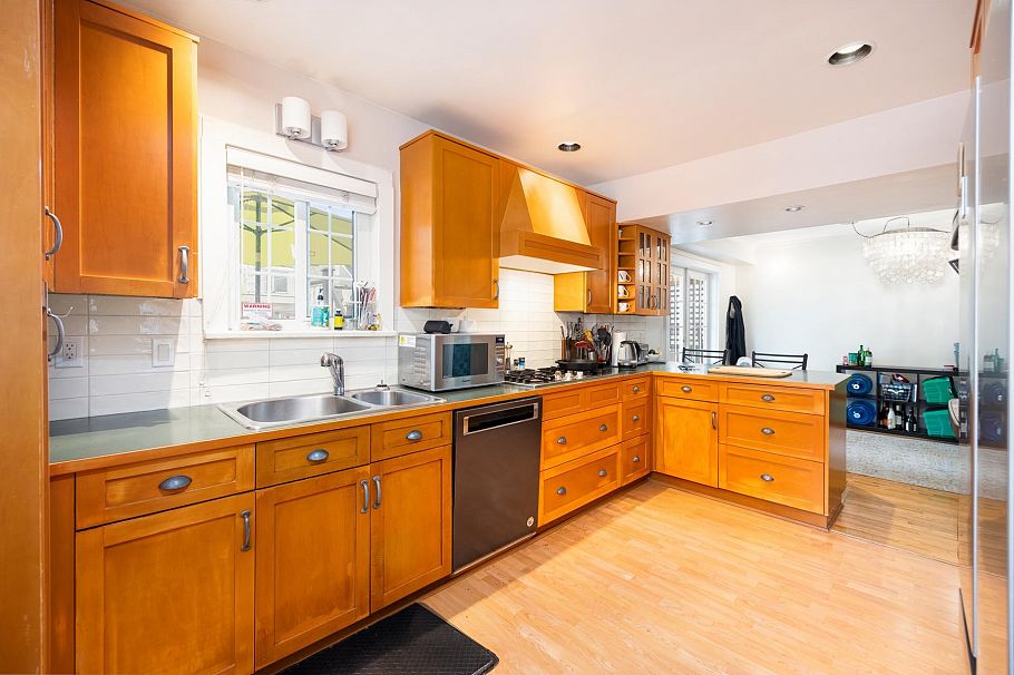 404 W 18th Avenue Vancouver, BC - 27