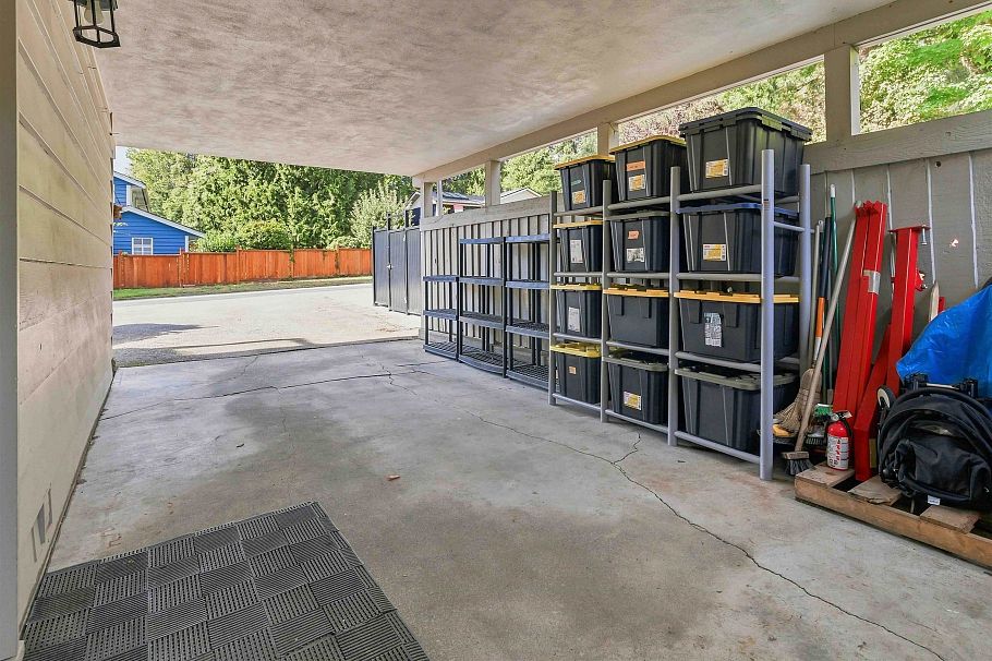 2285 Tompkins Crescent North Vancouver, BC - 34