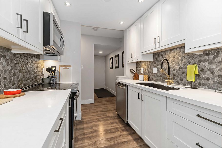 317 1345 W 15th Avenue Vancouver, BC - 9
