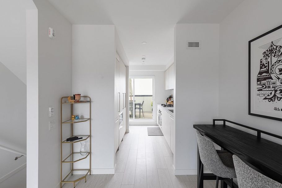 321 1120 E Georgia Street Vancouver, BC - 8