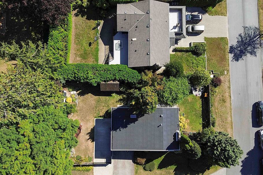 2285 Tompkins Crescent North Vancouver, BC - 39