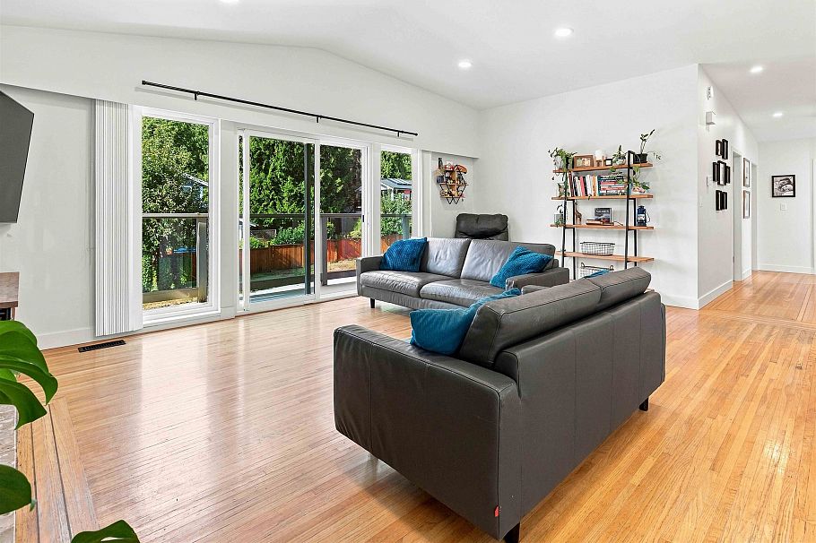 2285 Tompkins Crescent North Vancouver, BC - 7