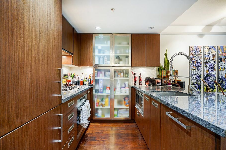 210 1055 Richards Street Vancouver, BC - 6