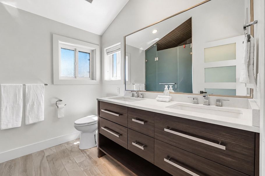730 E 11th Avenue Vancouver, BC - 18