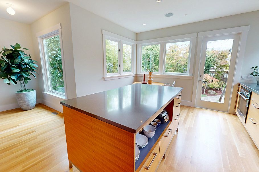456 Aubrey Place Vancouver, BC - 11