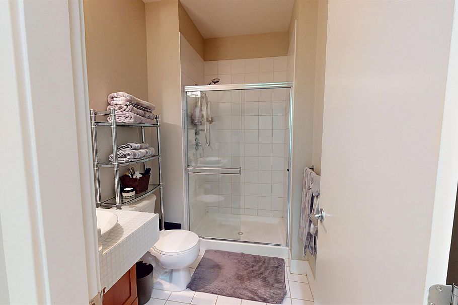357 E 11th Avenue Vancouver, BC - 19