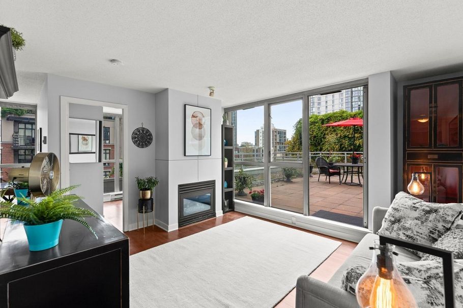 401 1238 Richards Street Vancouver, BC - 1