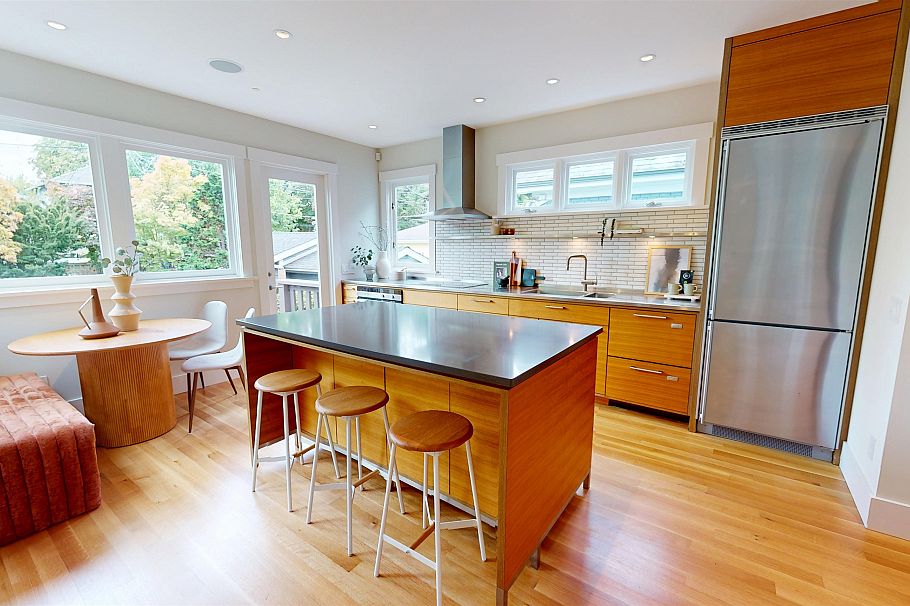 456 Aubrey Place Vancouver, BC - 9