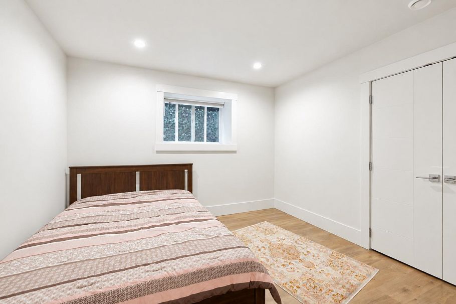 344 E 21 Street North Vancouver, BC - 23