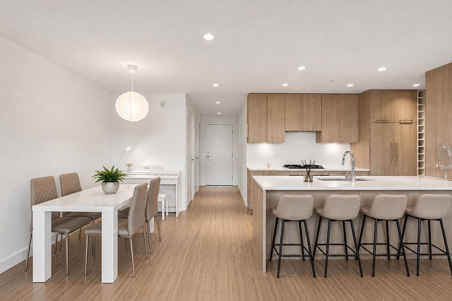 203 747 E 3rd Street North Vancouver, BC - 5