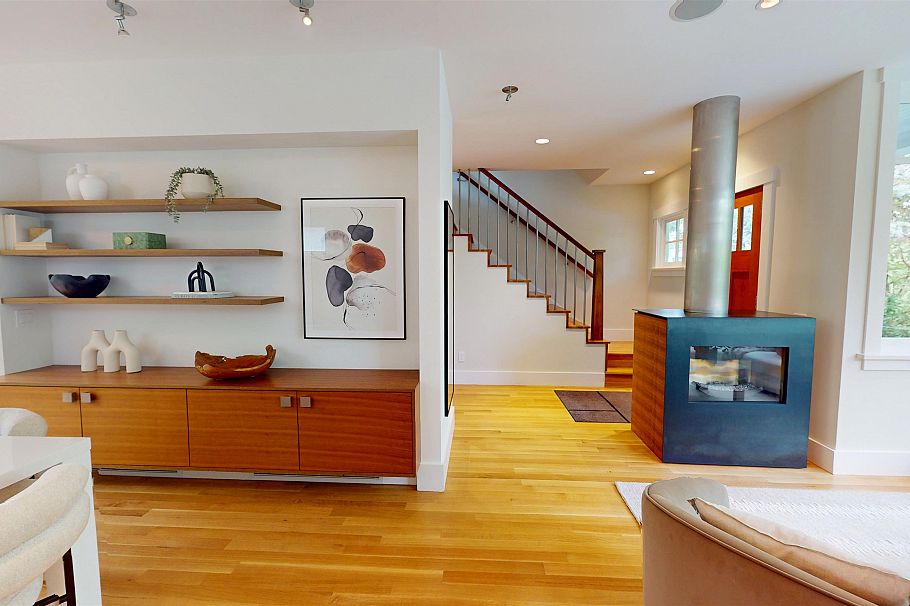456 Aubrey Place Vancouver, BC - 2