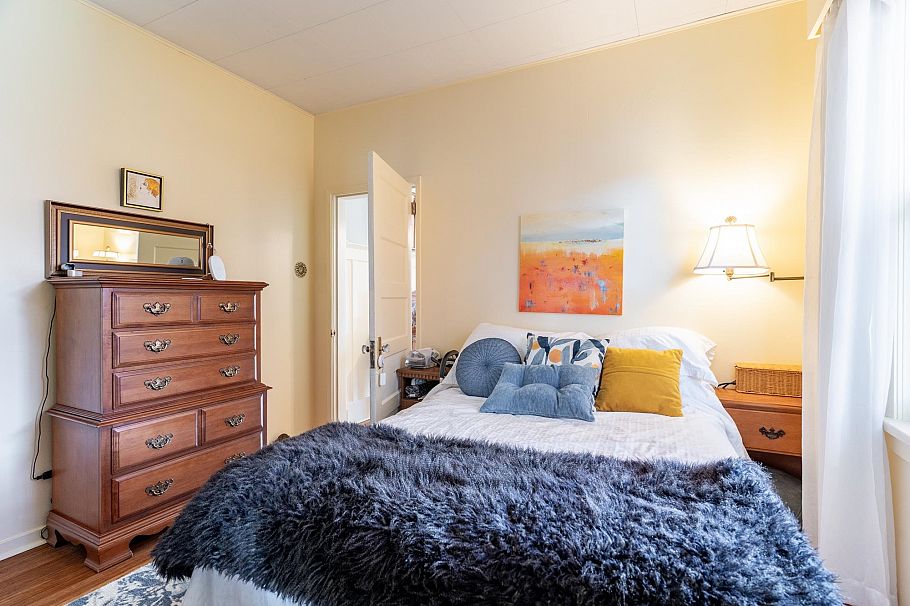 114 W Kings Road North Vancouver, BC - 21