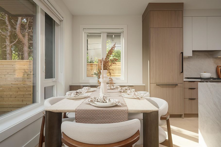 2 470 W 20 Avenue Vancouver, BC - 2