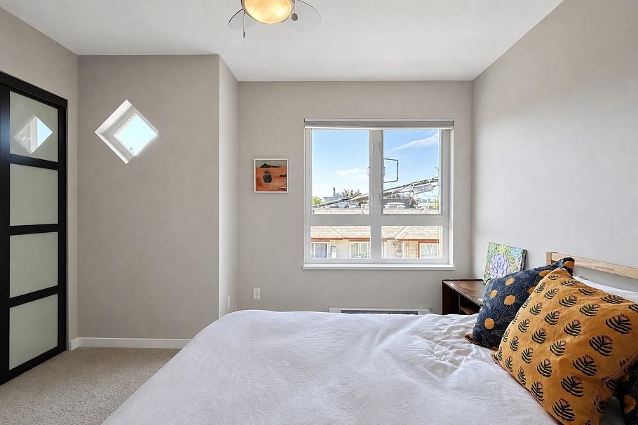 13 915 Tobruck Avenue North Vancouver, BC - 22