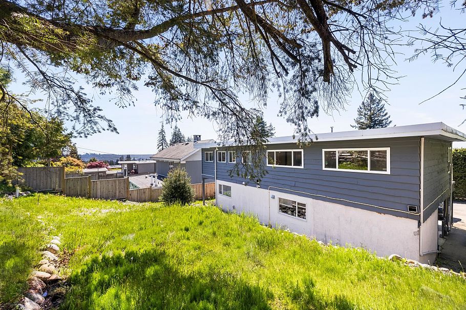 454 Monteray Avenue North Vancouver, BC - 32
