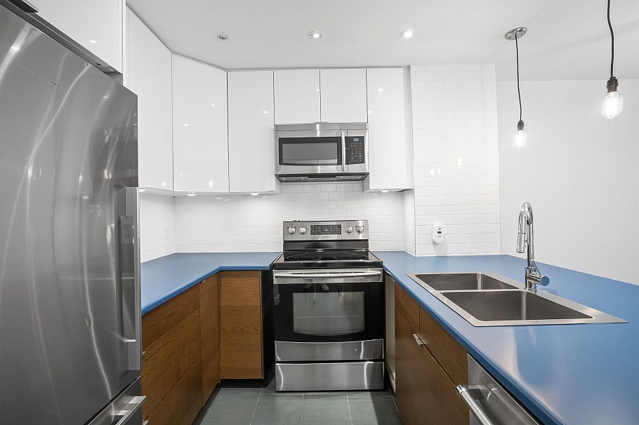 105 3191 Mountain Highway North Vancouver, BC - 11
