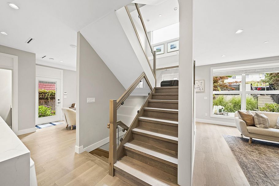 2 233 W 5th Street North Vancouver, BC - 6