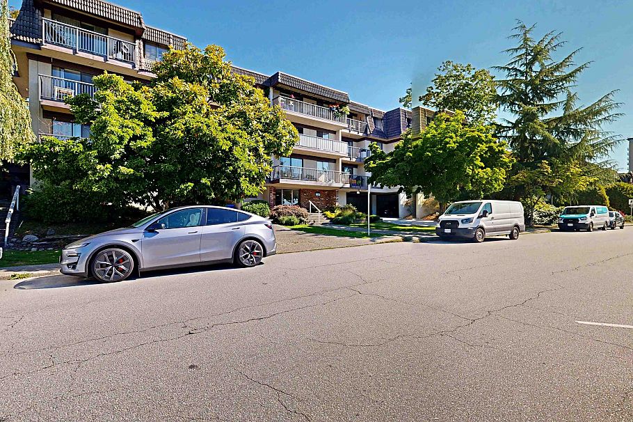 204 252 W 2nd Street North Vancouver, BC - 38