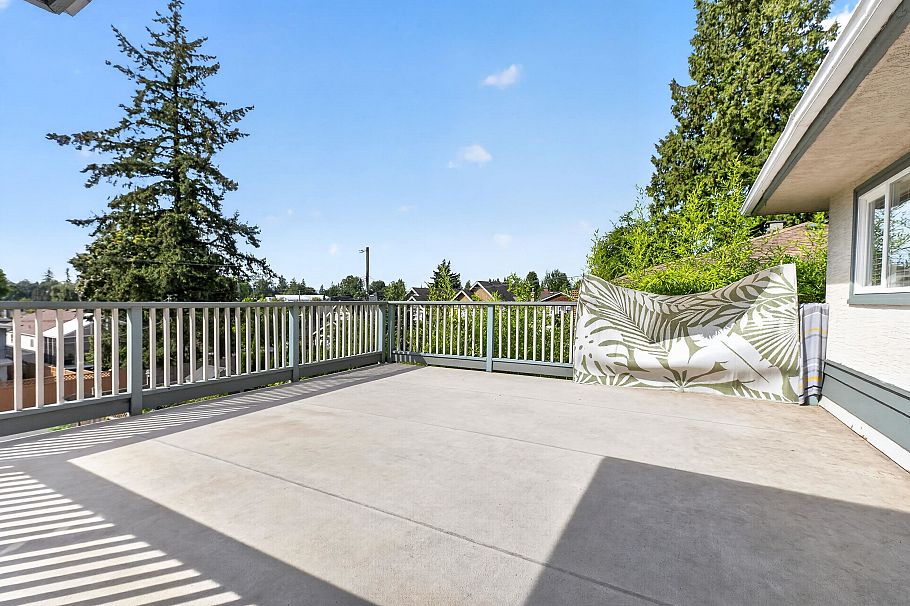 341 W 24th Street North Vancouver, BC - 17