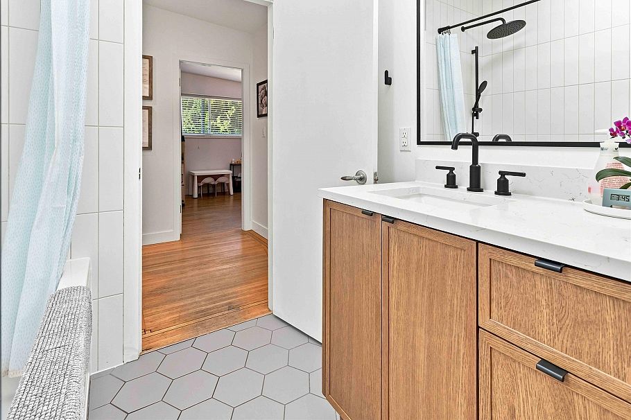 2285 Tompkins Crescent North Vancouver, BC - 18