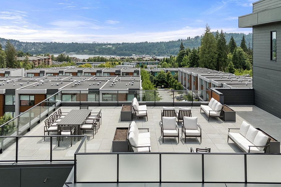 404 3594 Malsum Drive North Vancouver, BC - 24