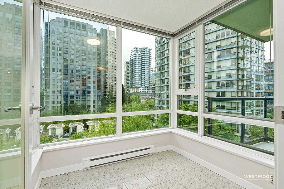 808 939 Expo Boulevard Vancouver, BC - 6