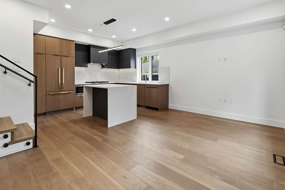2 552 Kaslo Street Vancouver, BC - 11