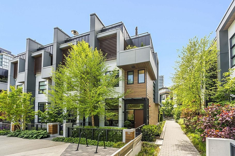 153 2060 Curling Road North Vancouver, BC - 3