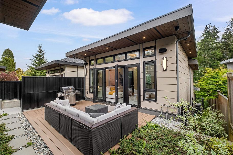 1126 Heywood Street North Vancouver, BC - 26